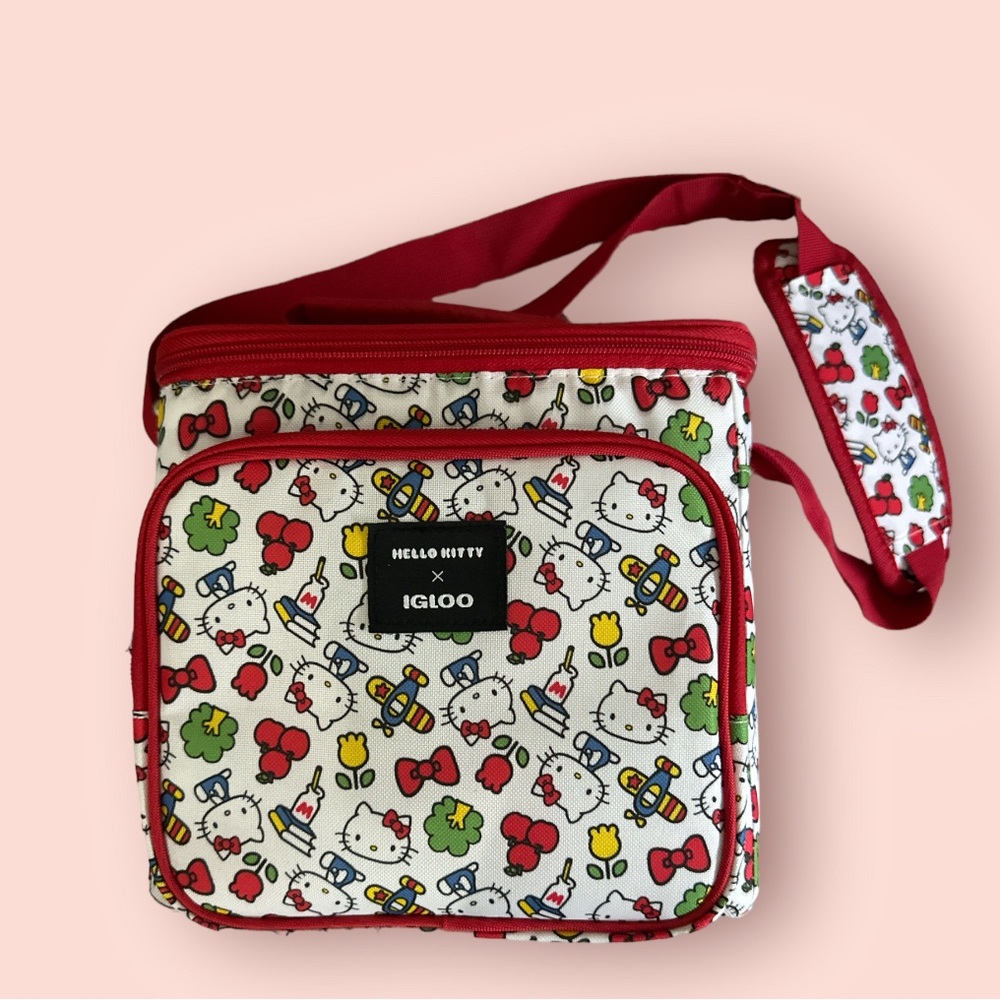 Hello Kitty Lunch Box - Picture 1 of 2
